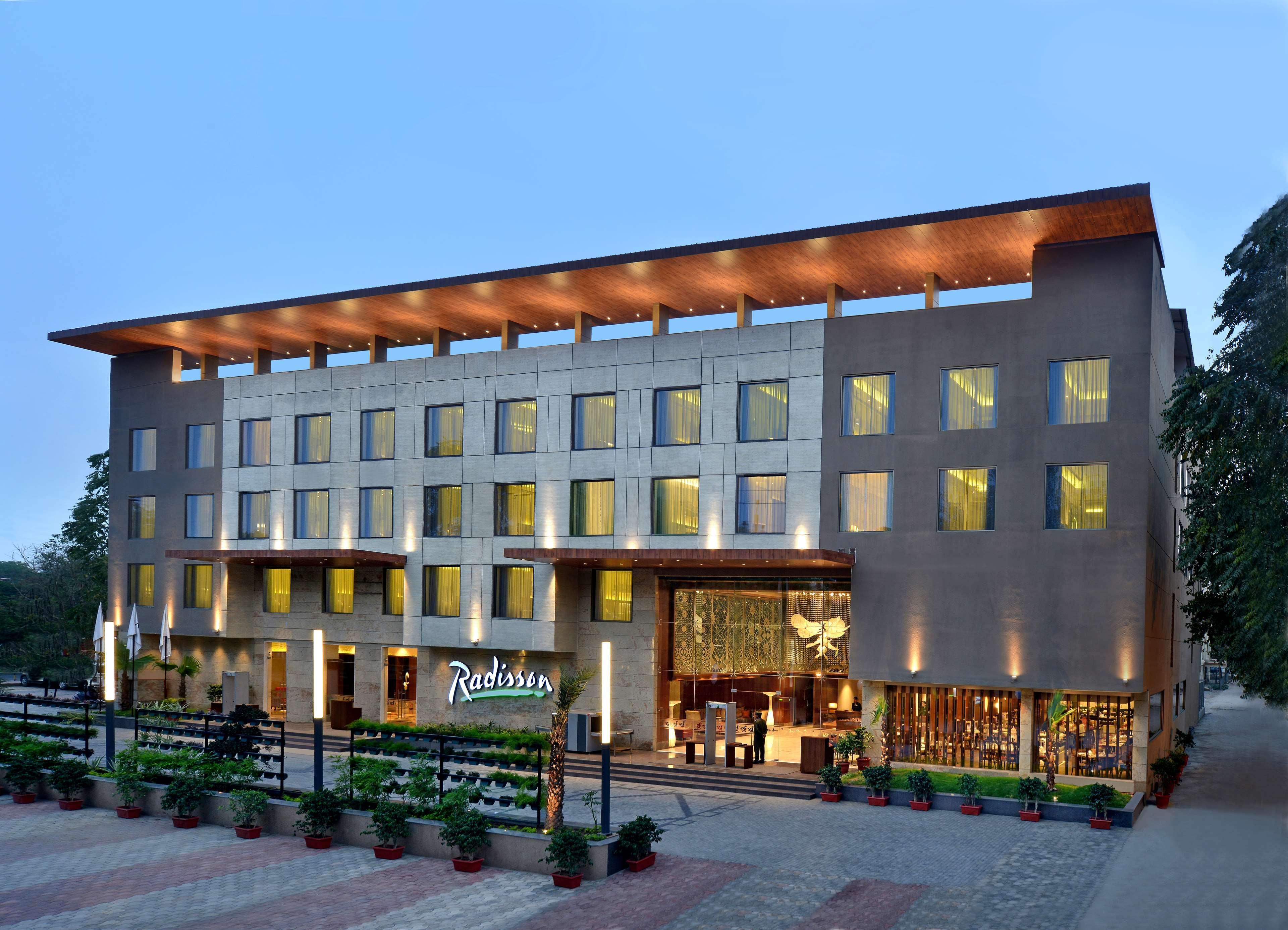 Hotel Radisson Gwalior Esterno foto