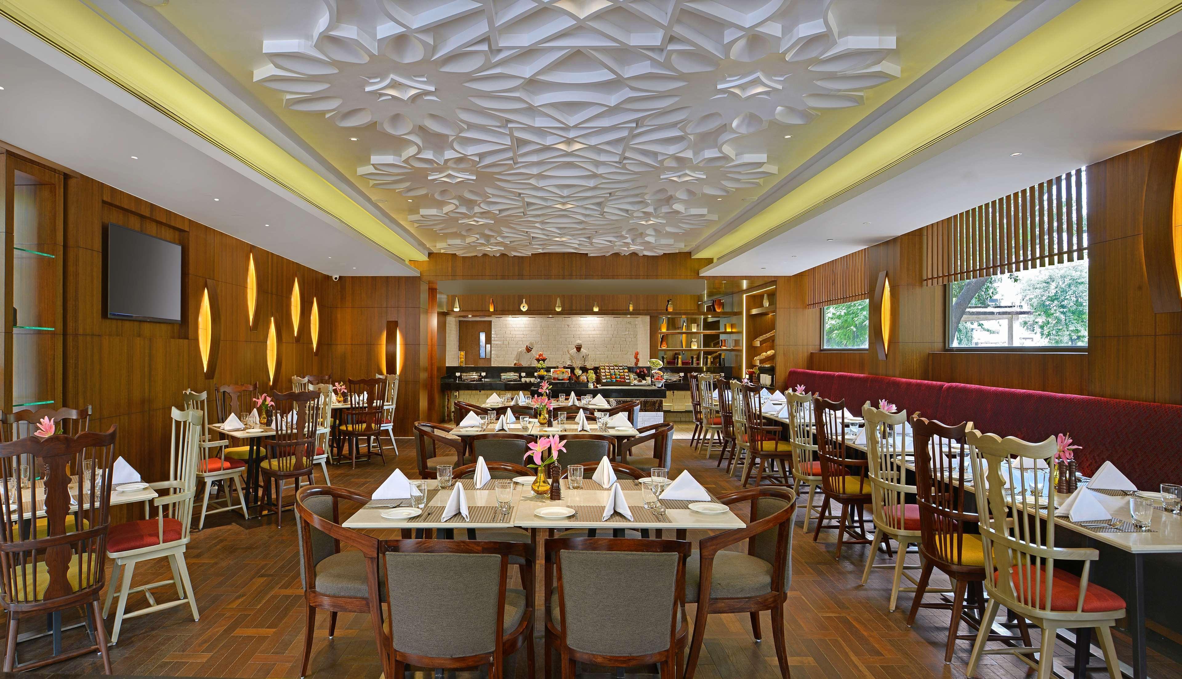 Hotel Radisson Gwalior Esterno foto