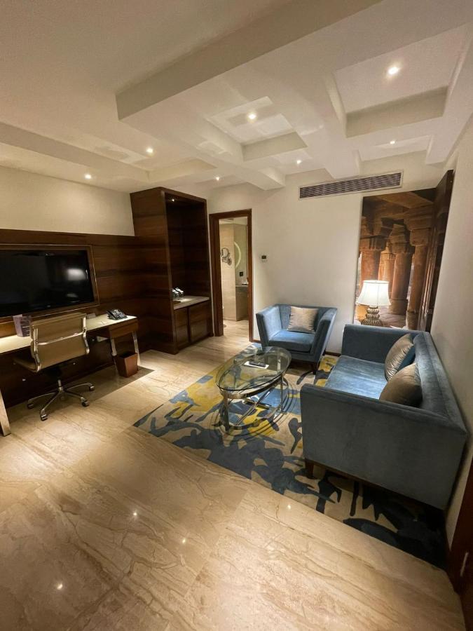 Hotel Radisson Gwalior Esterno foto