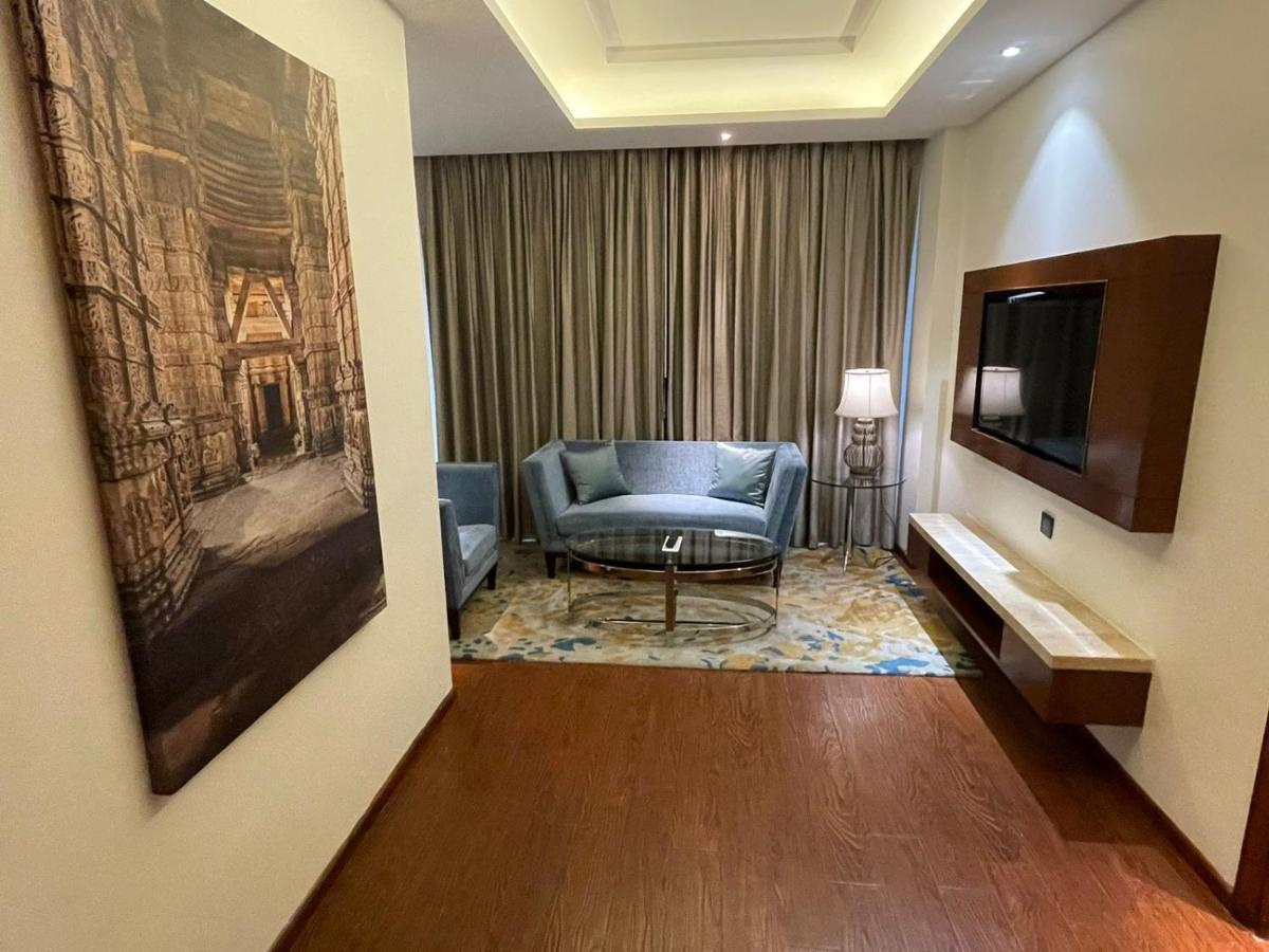 Hotel Radisson Gwalior Esterno foto