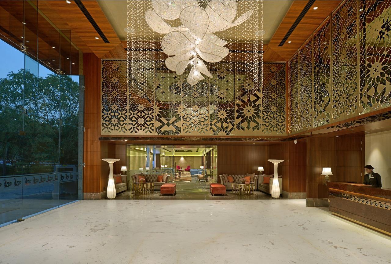 Hotel Radisson Gwalior Esterno foto
